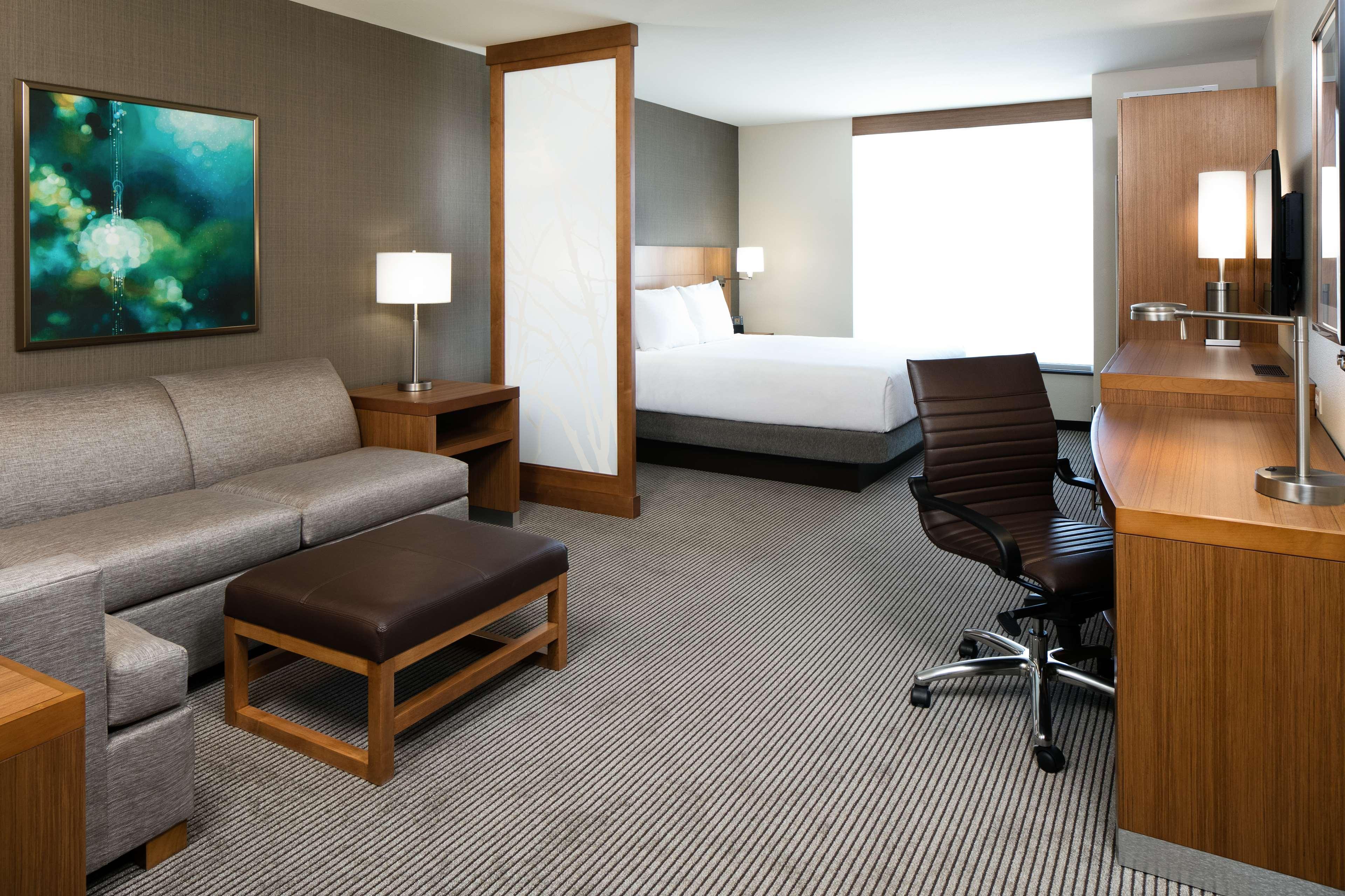 Hyatt Place Kansas City Lenexa City Center Экстерьер фото
