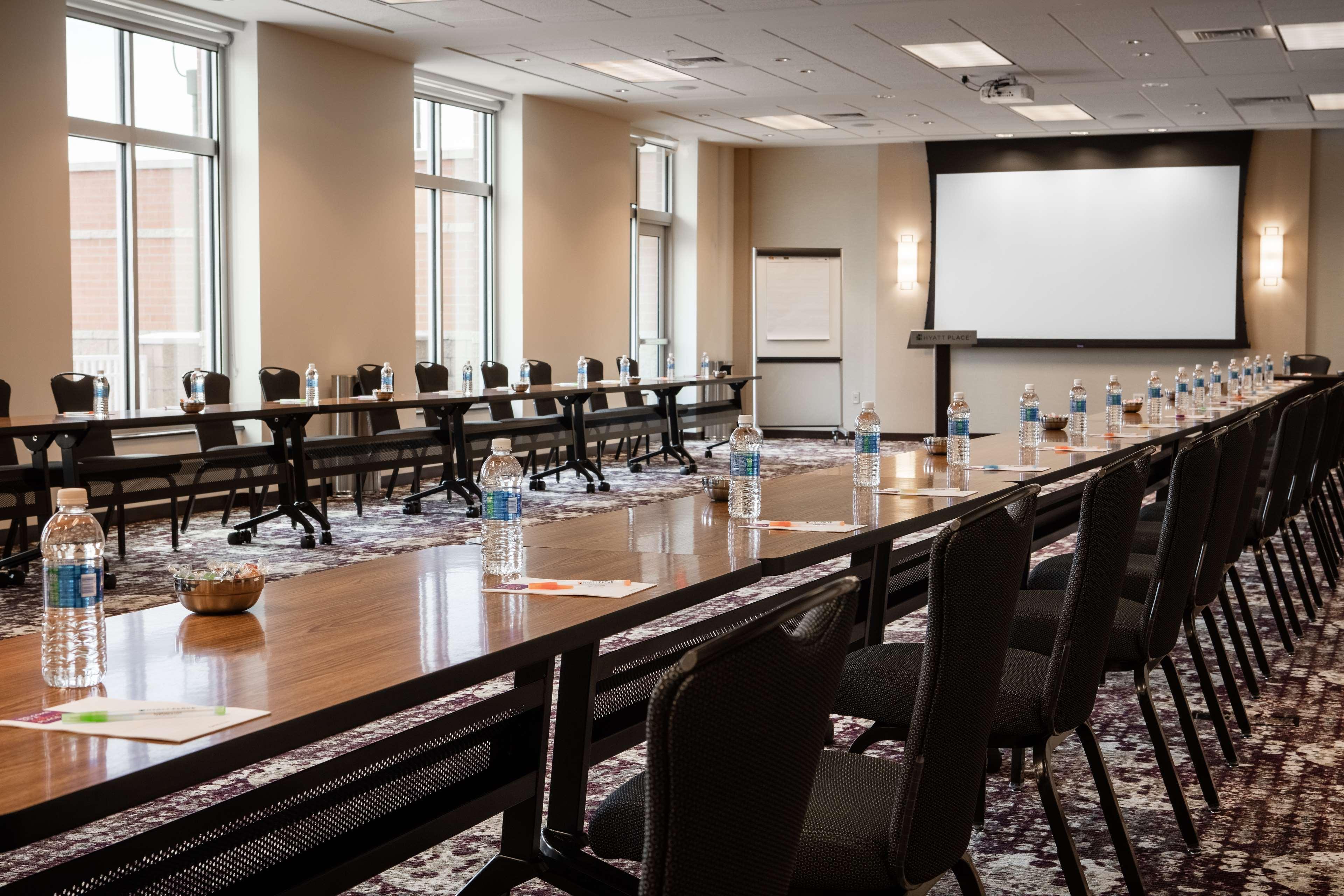 Hyatt Place Kansas City Lenexa City Center Экстерьер фото