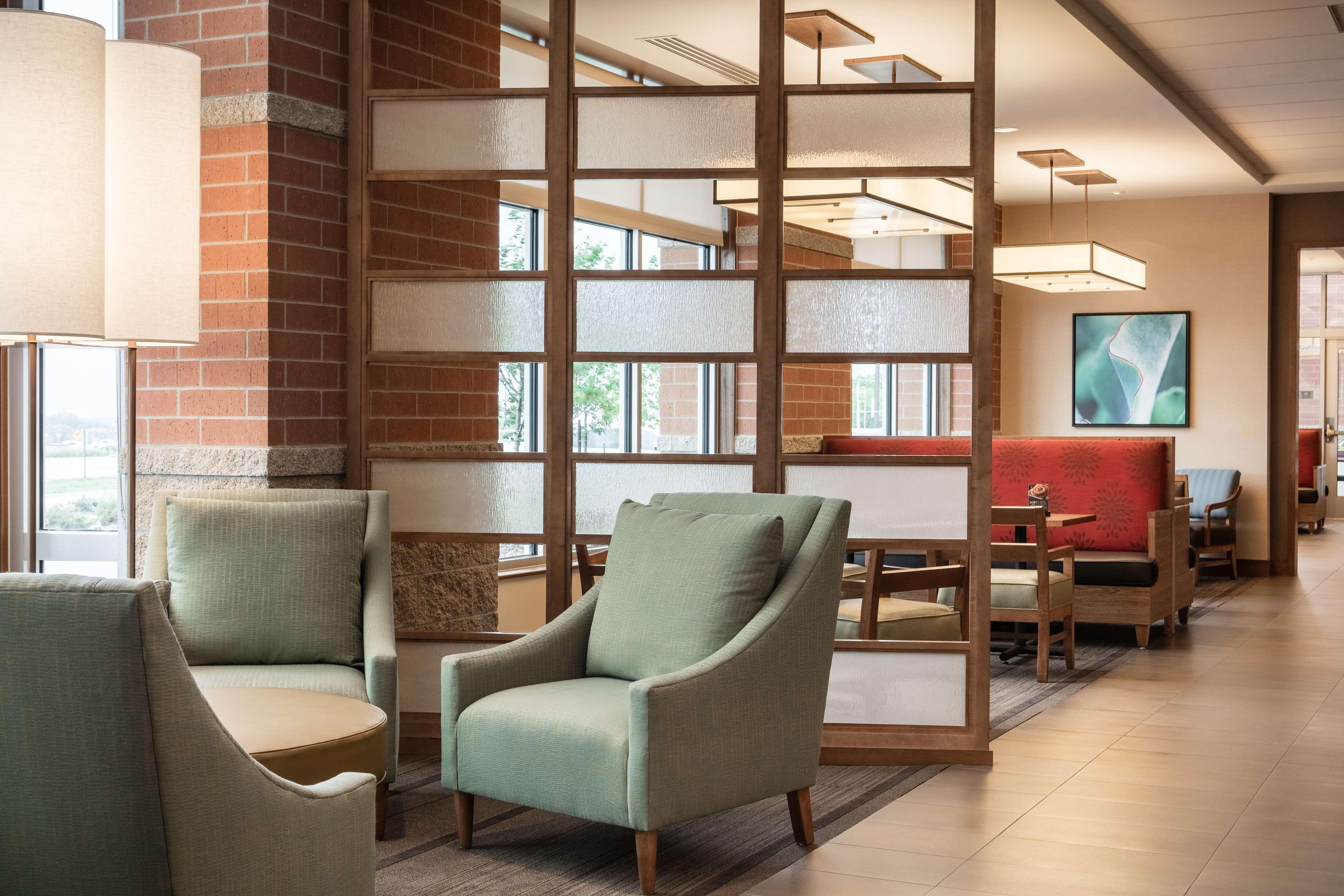 Hyatt Place Kansas City Lenexa City Center Экстерьер фото
