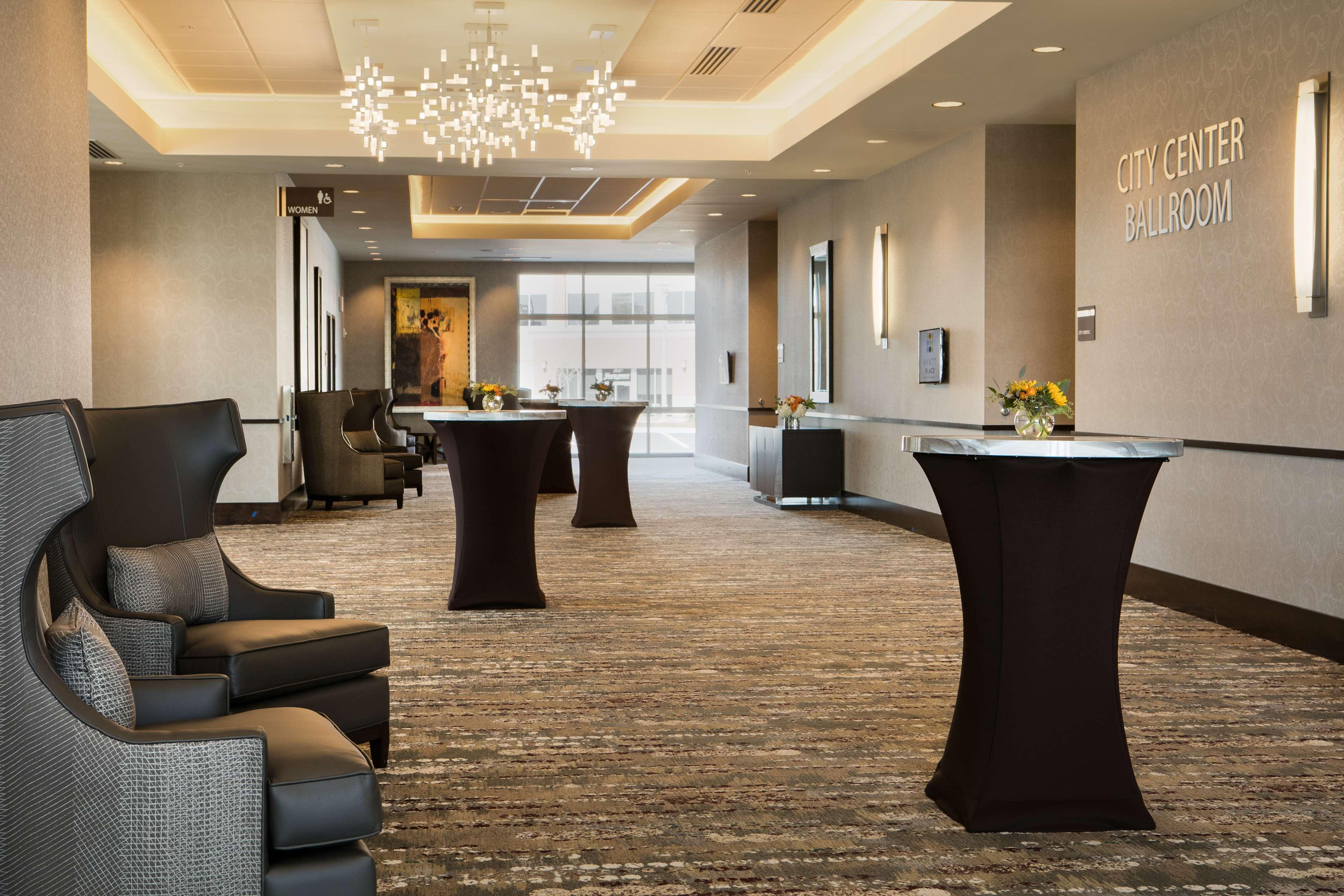 Hyatt Place Kansas City Lenexa City Center Экстерьер фото