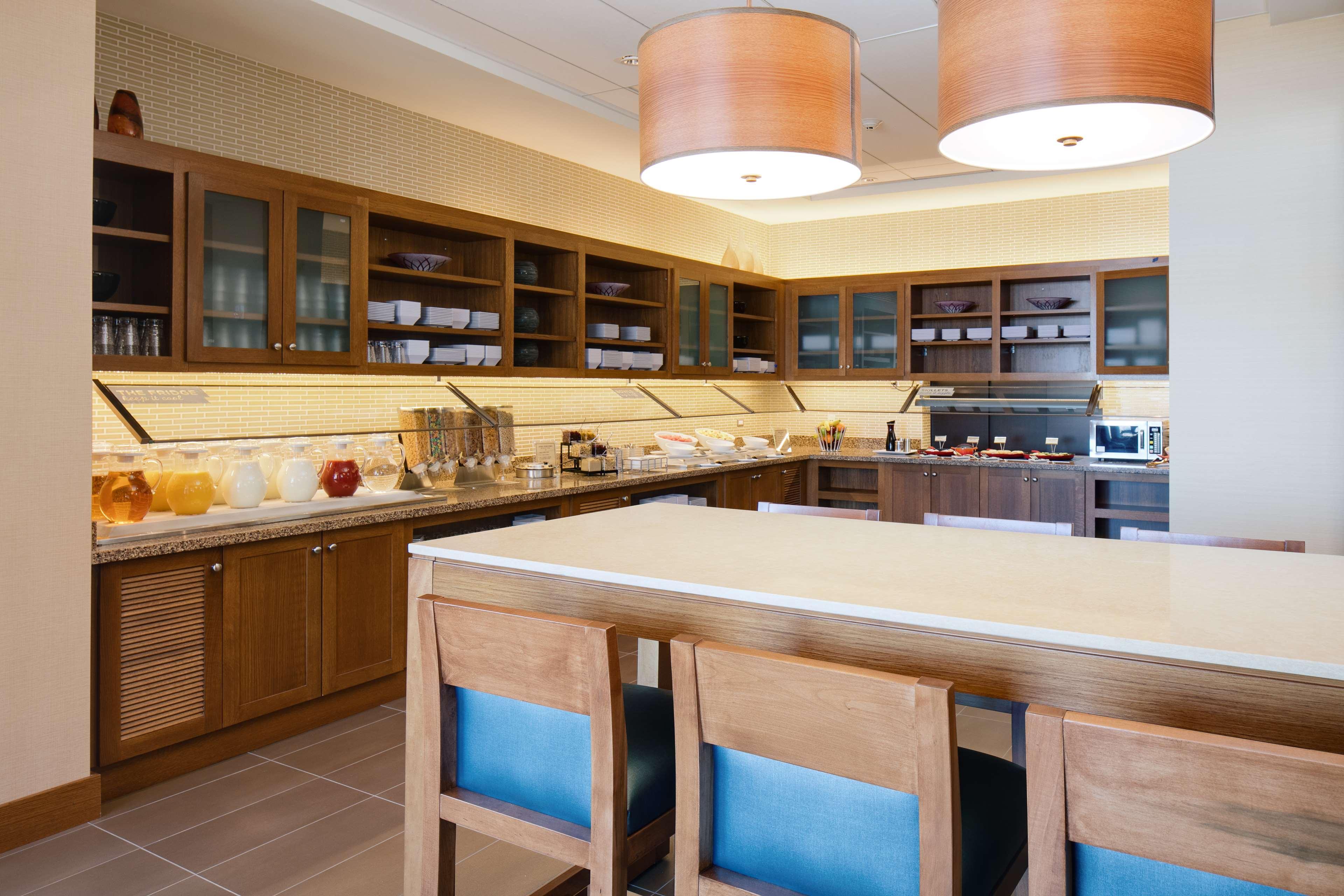 Hyatt Place Kansas City Lenexa City Center Экстерьер фото