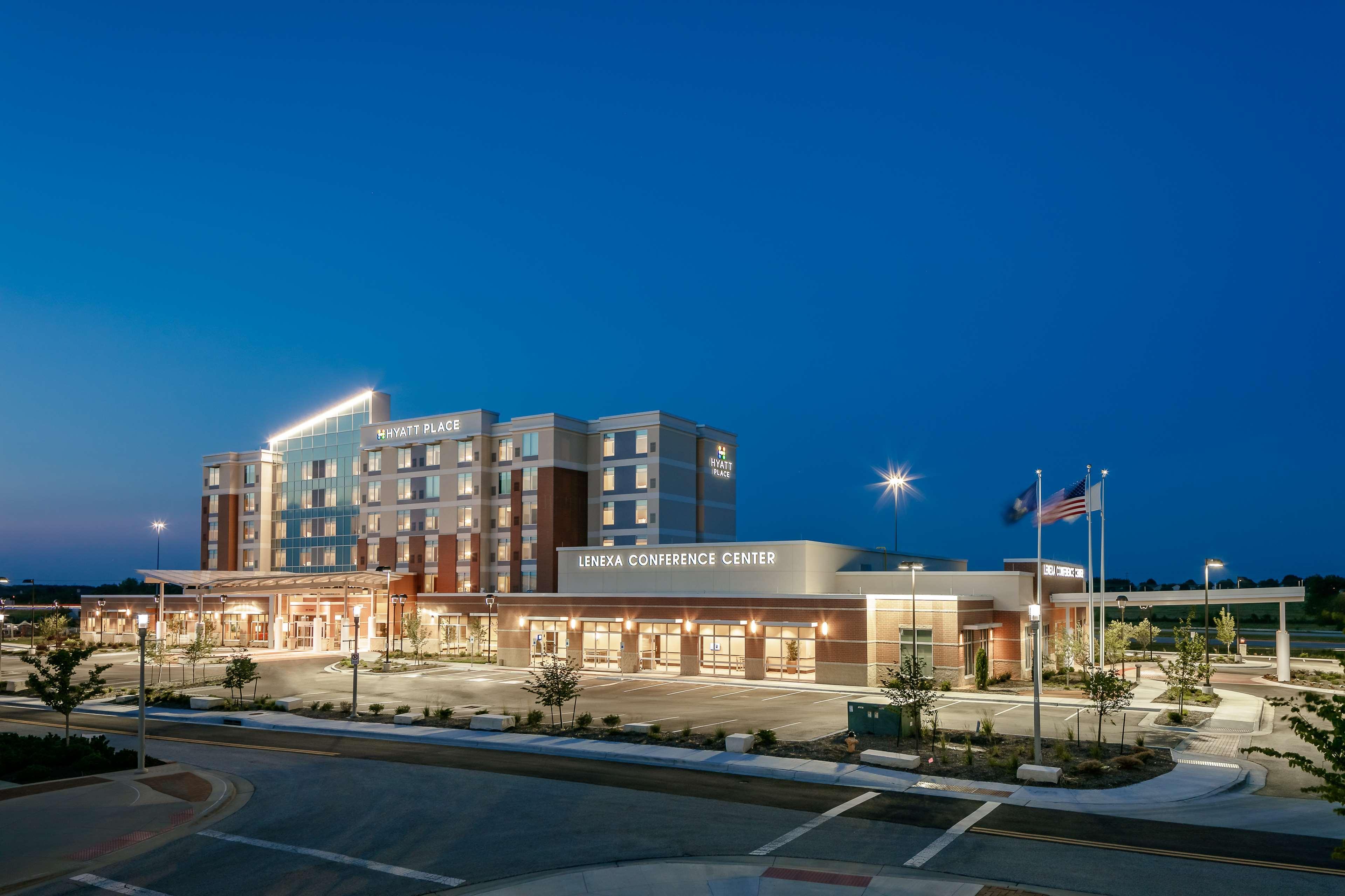 Hyatt Place Kansas City Lenexa City Center Экстерьер фото