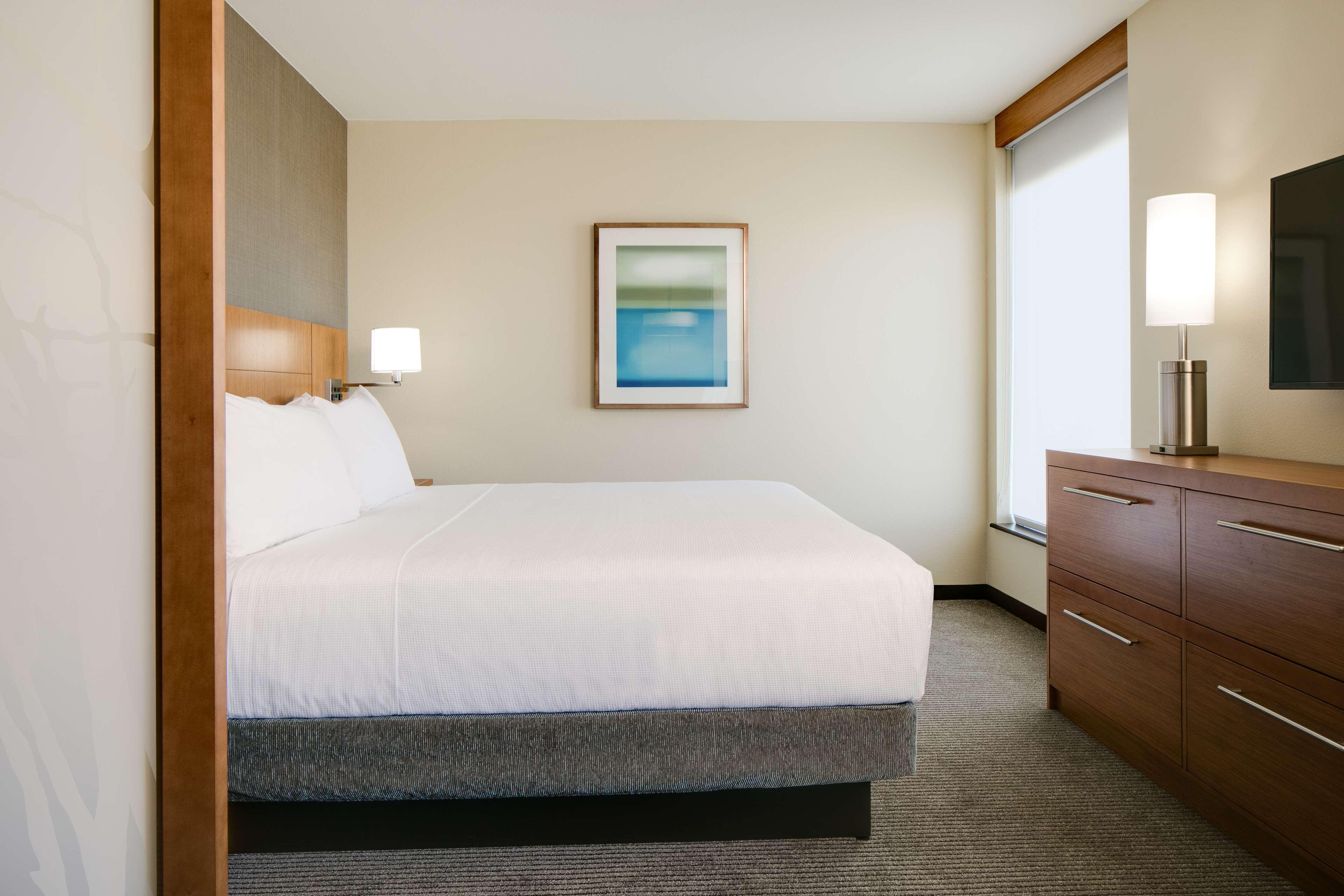 Hyatt Place Kansas City Lenexa City Center Экстерьер фото