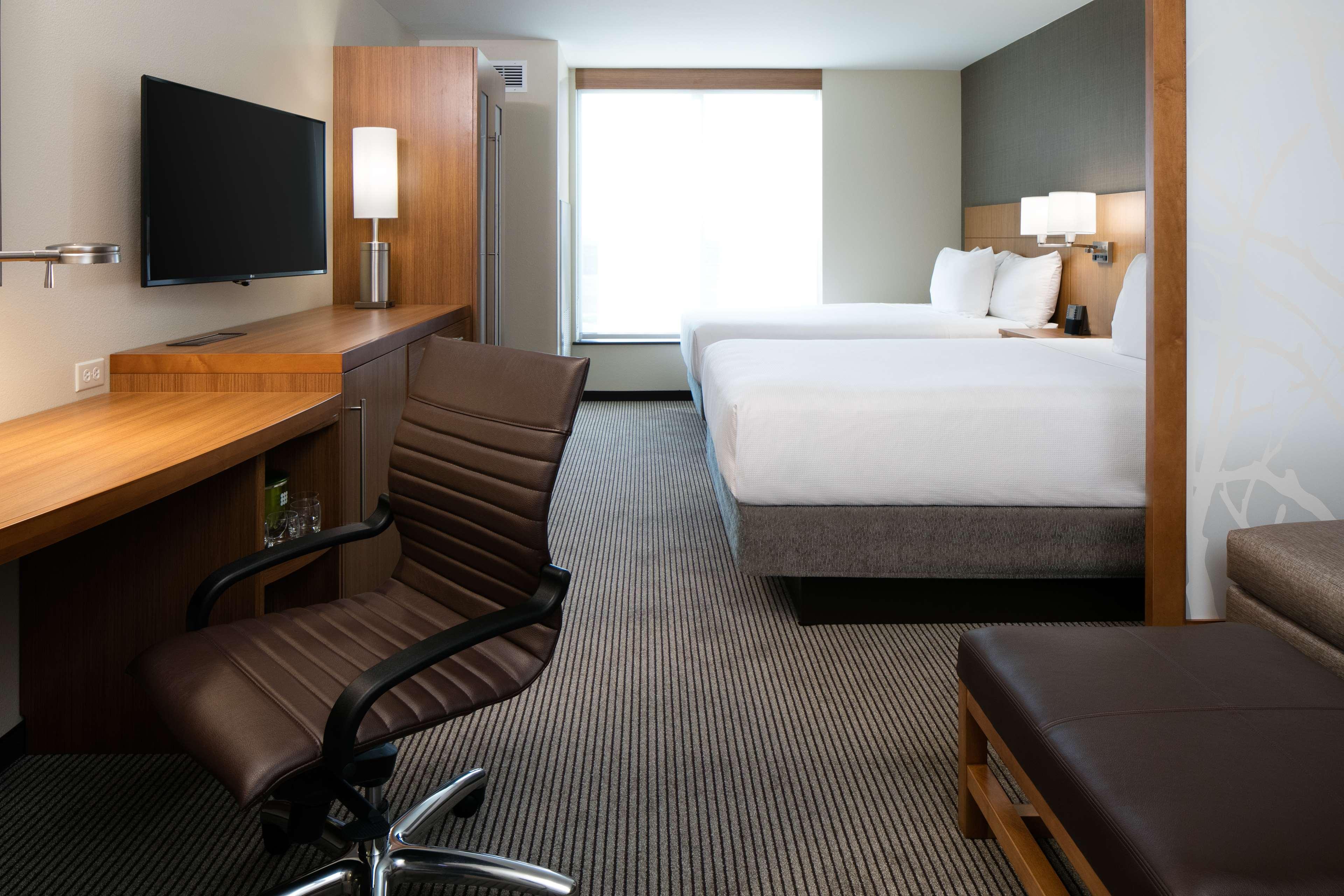 Hyatt Place Kansas City Lenexa City Center Экстерьер фото