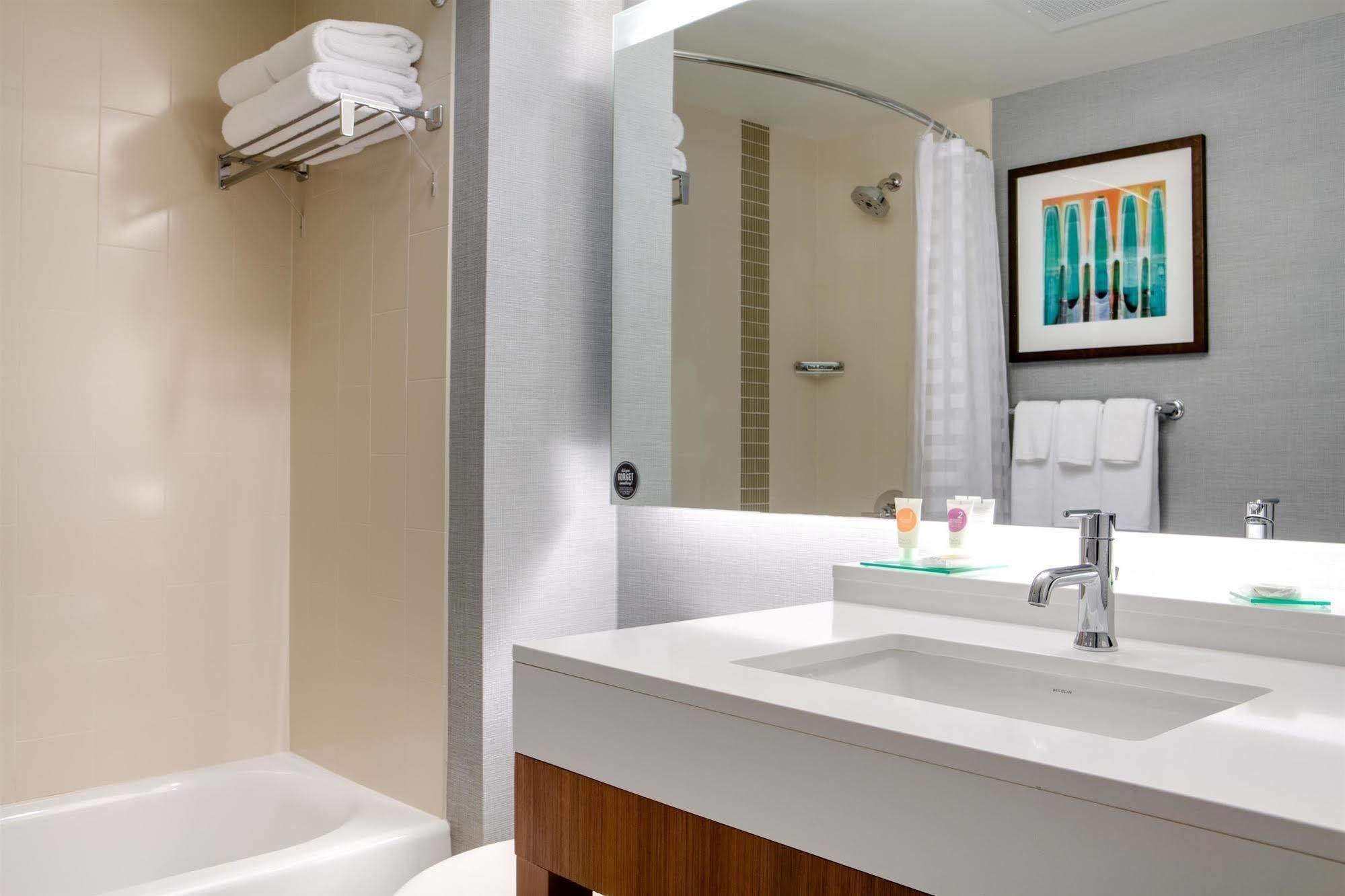 Hyatt Place Kansas City Lenexa City Center Экстерьер фото