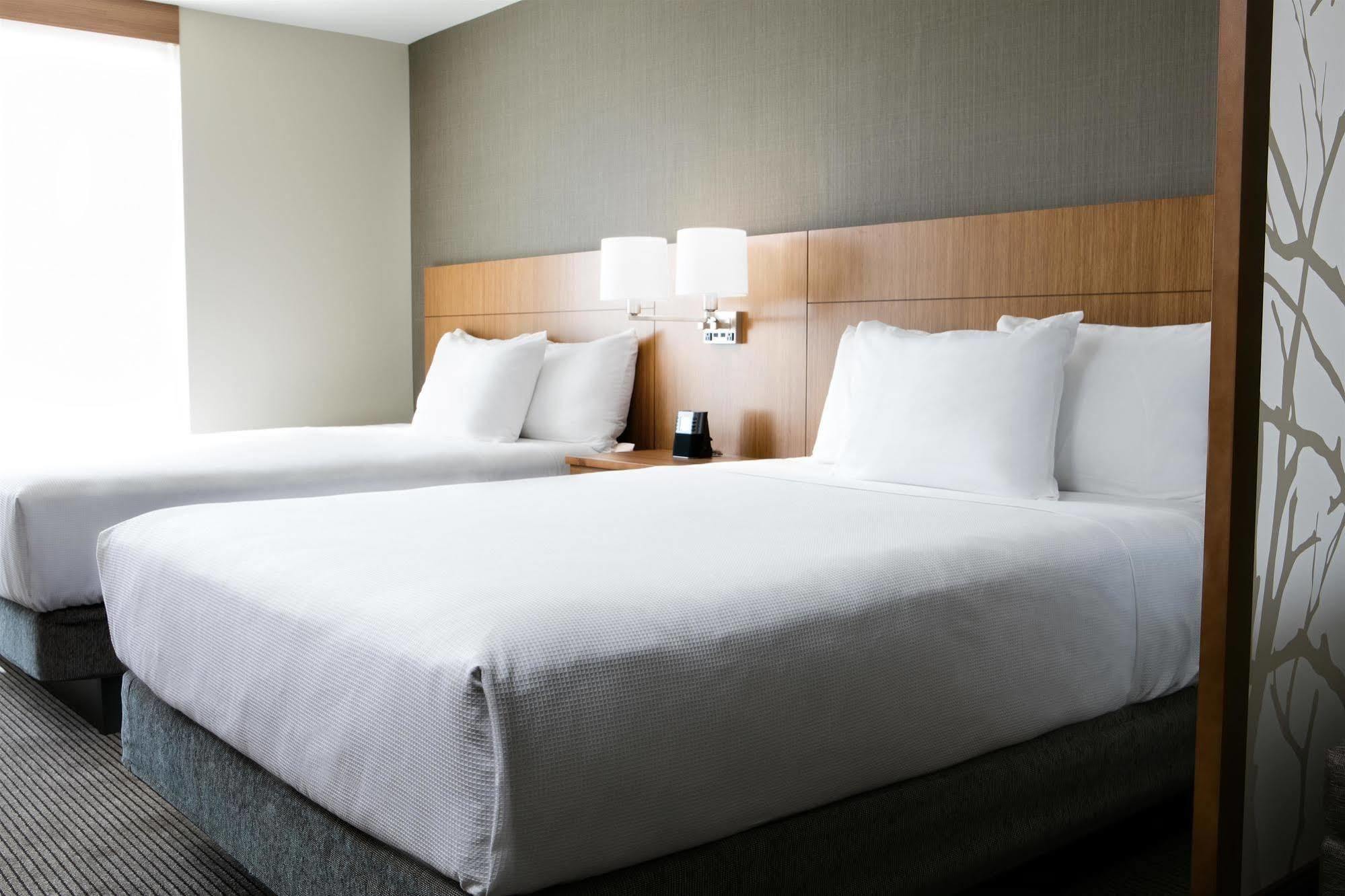 Hyatt Place Kansas City Lenexa City Center Экстерьер фото
