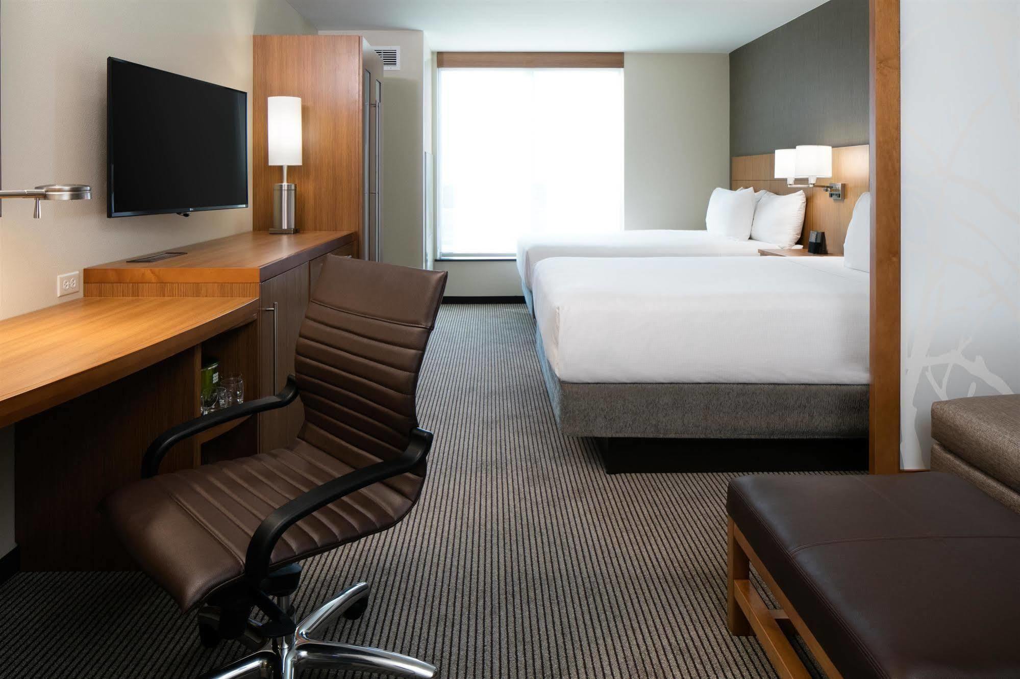 Hyatt Place Kansas City Lenexa City Center Экстерьер фото